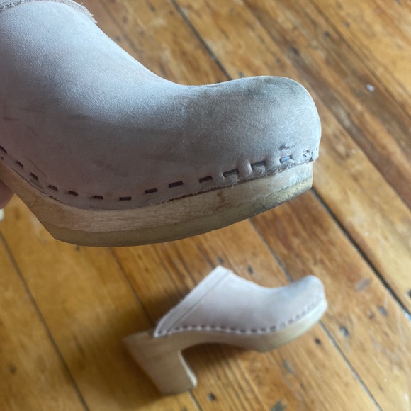 No. 6 Clogs - Picture 5 of 6